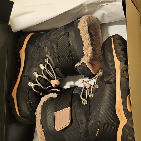 💯Auth Cougar Girls Toasty Black/Pink Snow Boots US4Y /Eu35.5 - Picture 10 of 13
